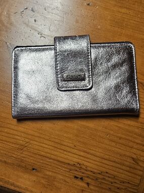 Kenneth Cole Reaction Metallic Silver Women's Wallet